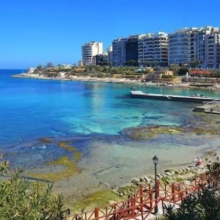 Deluxe In St Julians *