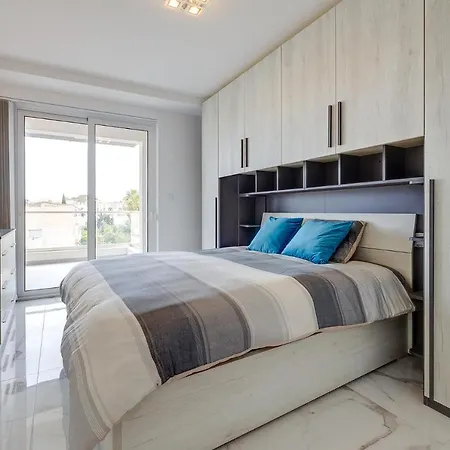 Deluxe In St Julians * Saint Julian's