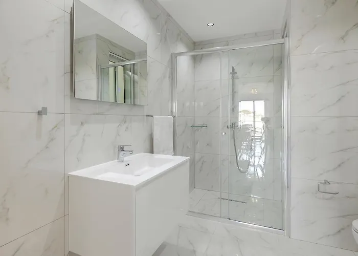 Deluxe In St Julians San Ġiljan