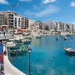 Deluxe In St Julians *